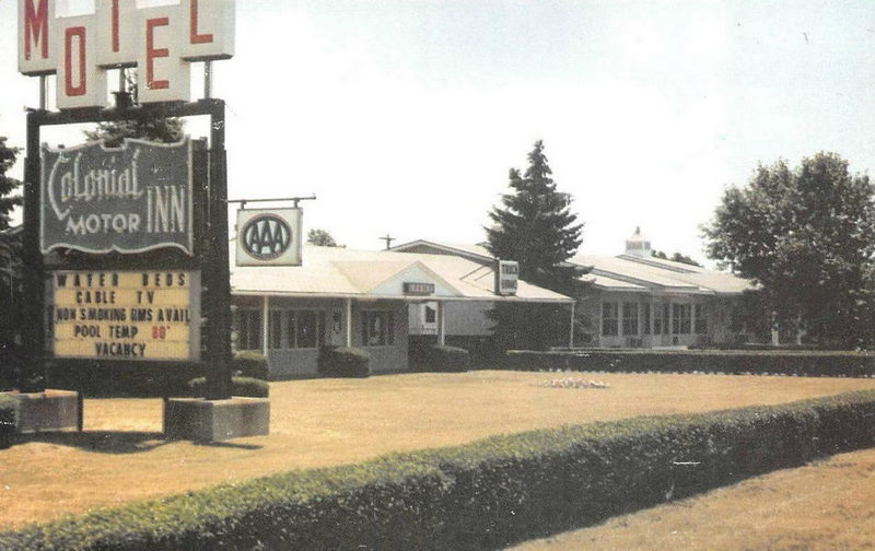 Colonial Motor Inn (Country Hearth Inn and Suites) - Old Postcard (newer photo)